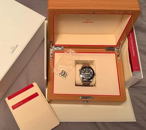 Omega Seamaster Planet Ocean 600M Co-Axial Master Chronometer — 215.30.44.21.01.001