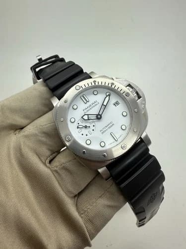 Panerai Submersible 42 Bianco — PAM01223